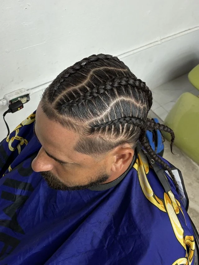 Pegadas con fade y barba